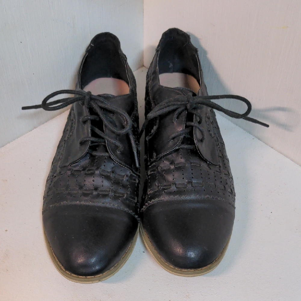 Elegant Black Women's Lace-Up Shoes